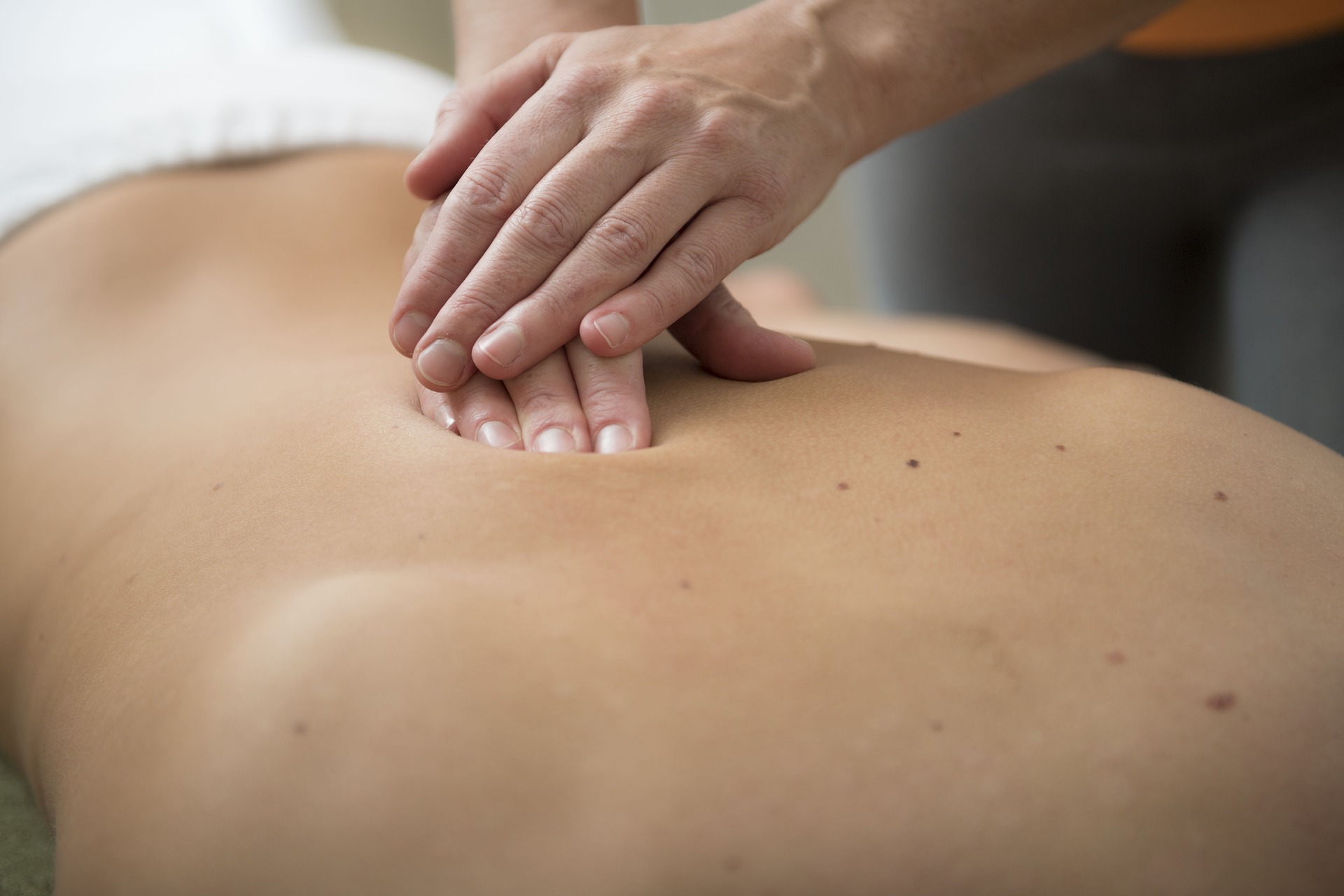 massage du dos massage relaxant californien corps a angers